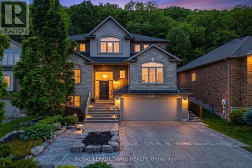 24 Heathcote Crt, Grimsby, ON, L3M0A6 | Card Image