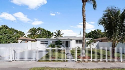 925 Nw 84th St, Miami, FL, 33150-2519 | Card Image