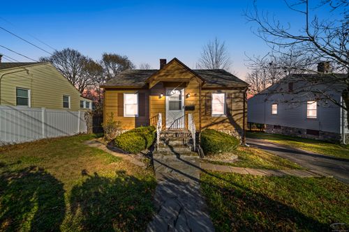 204 Bouley Ave, Waterbury, CT, 06705-1217 | Card Image