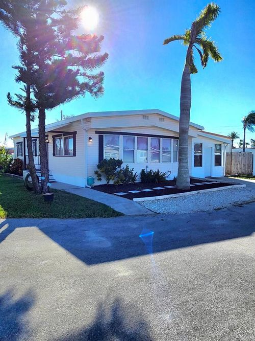 416 52nd Avenue Dr W, BRADENTON, FL, 34207-2930 | Card Image