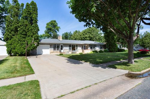 415 N 8th St, River Falls, WI, 54022-2556 | Card Image