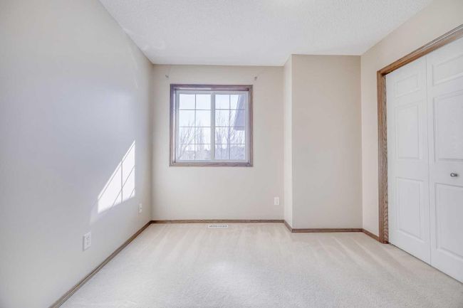 148 Chapman Close Se, Home with 3 bedrooms, 3 bathrooms and 2 parking in Calgary AB | Image 16