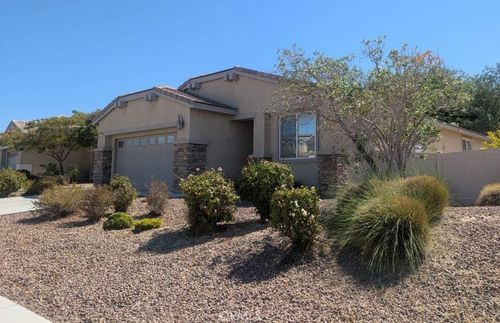 16707 Ukiah, Victorville, CA, 92394 | Card Image