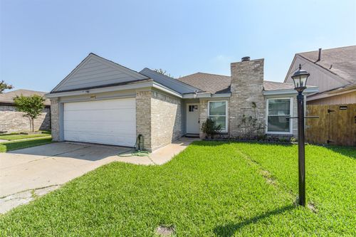 6207 Briar Glade Dr, Houston, TX, 77072-1509 | Card Image