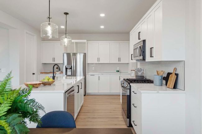 Photo taken from previous model with a similar floorplan. While similar, some options shown in the picture may not be included in this pricing. Please ask for a detailed list of included features for this listing. | Image 36