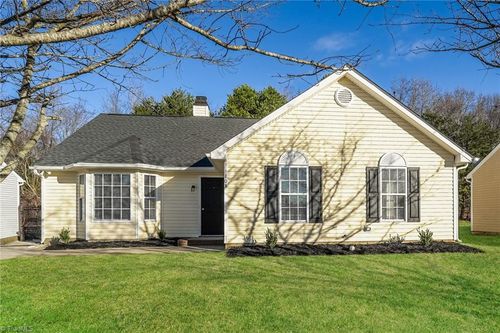 108 Hammond Dr, Greensboro, NC, 27406-8146 | Card Image