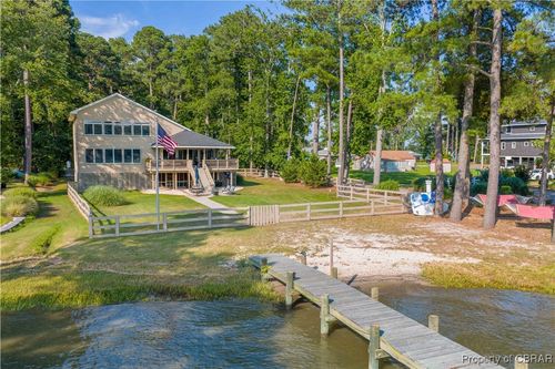 11 Franklin St, Deltaville, VA, 23043-2359 | Card Image