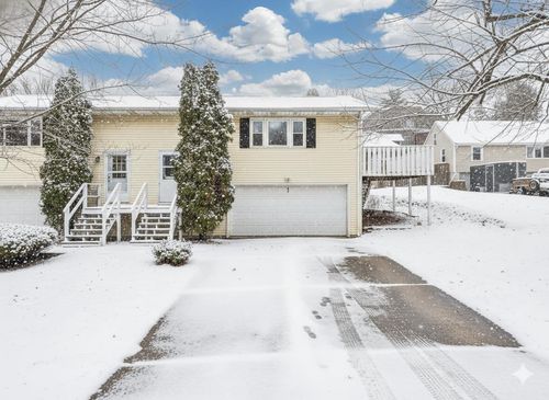 99 Orchard Lane, Mount Horeb, WI, 53572 | Card Image