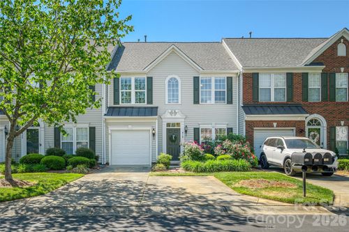 418 Nicklaus Ln, Fort Mill, SC, 29715-6548 | Card Image