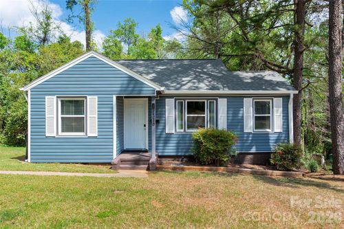 2516 Columbus Cir, Charlotte, NC, 28208-5008 | Card Image