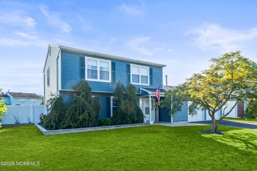 37 Starlight Rd, Howell, NJ, 07731-2213 | Card Image