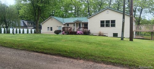 58670 River Heights Dr, Three Rivers, MI, 49093-8311 | Card Image