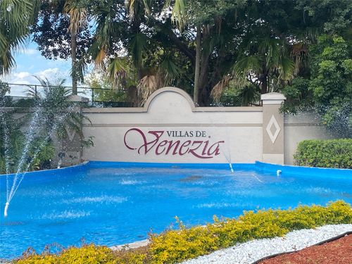 9968-9968 Nob Hill Ln, Sunrise, FL, 33351-4670 | Card Image