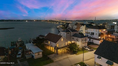 241 Moonlight Dr, Atlantic Beach, NC, 28512-7309 | Card Image