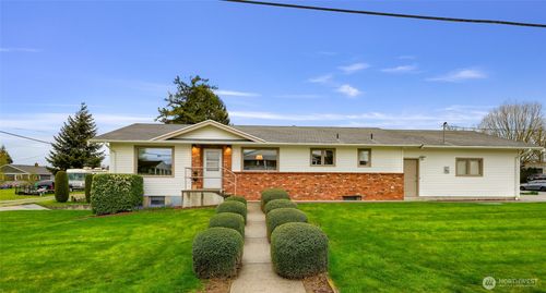 1401 E St, Lynden, WA, 98264-2034 | Card Image