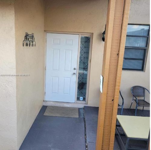0-6728 Nw 188th Ter, Hialeah, FL, 33015-2409 | Card Image