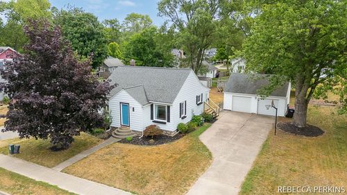 315 N Colonial St, Zeeland, MI, 49464-1123 | Card Image