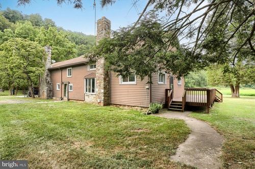 115 Lake Seldom Seen, Landisburg, PA, 17040-8027 | Card Image