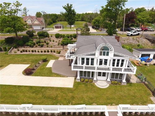2039 E River Rd, Grand Island, NY, 14072-2102 | Card Image