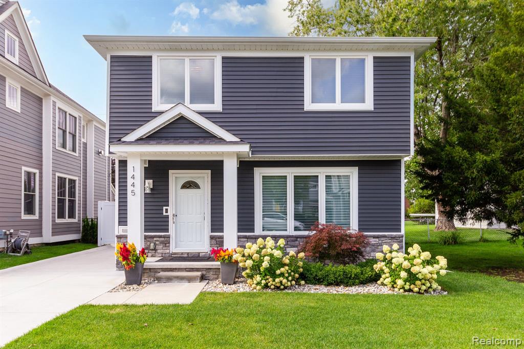 Holland St, Birmingham, MI 48009