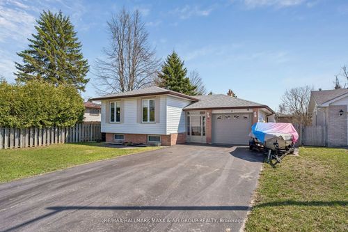 11 Charlotte Crt, Barrie, ON, L4N6B2 | Card Image