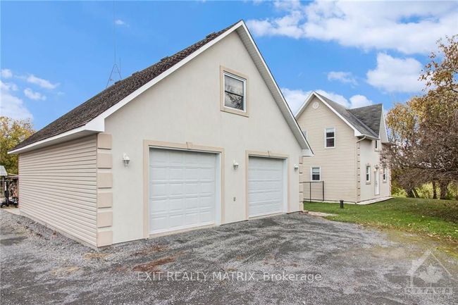 1991 Finch Winchester Boundary Rd, House other with 2 bedrooms, 4 bathrooms and 12 parking in Chesterville ON | Image 4