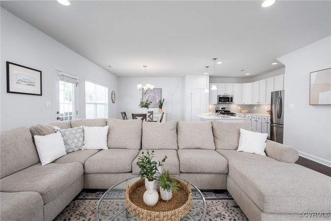 Spacious, Open Family Room | Image 7