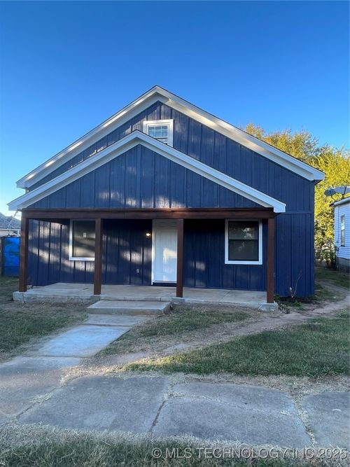 219 E 4th Ave, Bristow, OK, 74010-3023 | Card Image