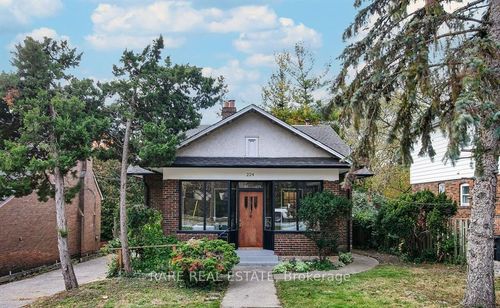 224 Ellis Ave, Toronto, ON, M6S2X2 | Card Image