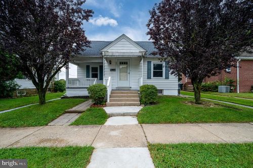 3822 Raymond St, READING, PA, 19605-1946 | Card Image