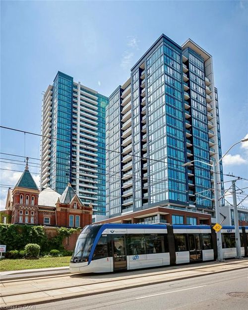 2411-15 Wellington St S, Kitchener, ON, N2G0E4 | Card Image