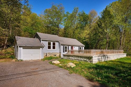 140 Amherst Rd, Belchertown, MA, 01007-9121 | Card Image