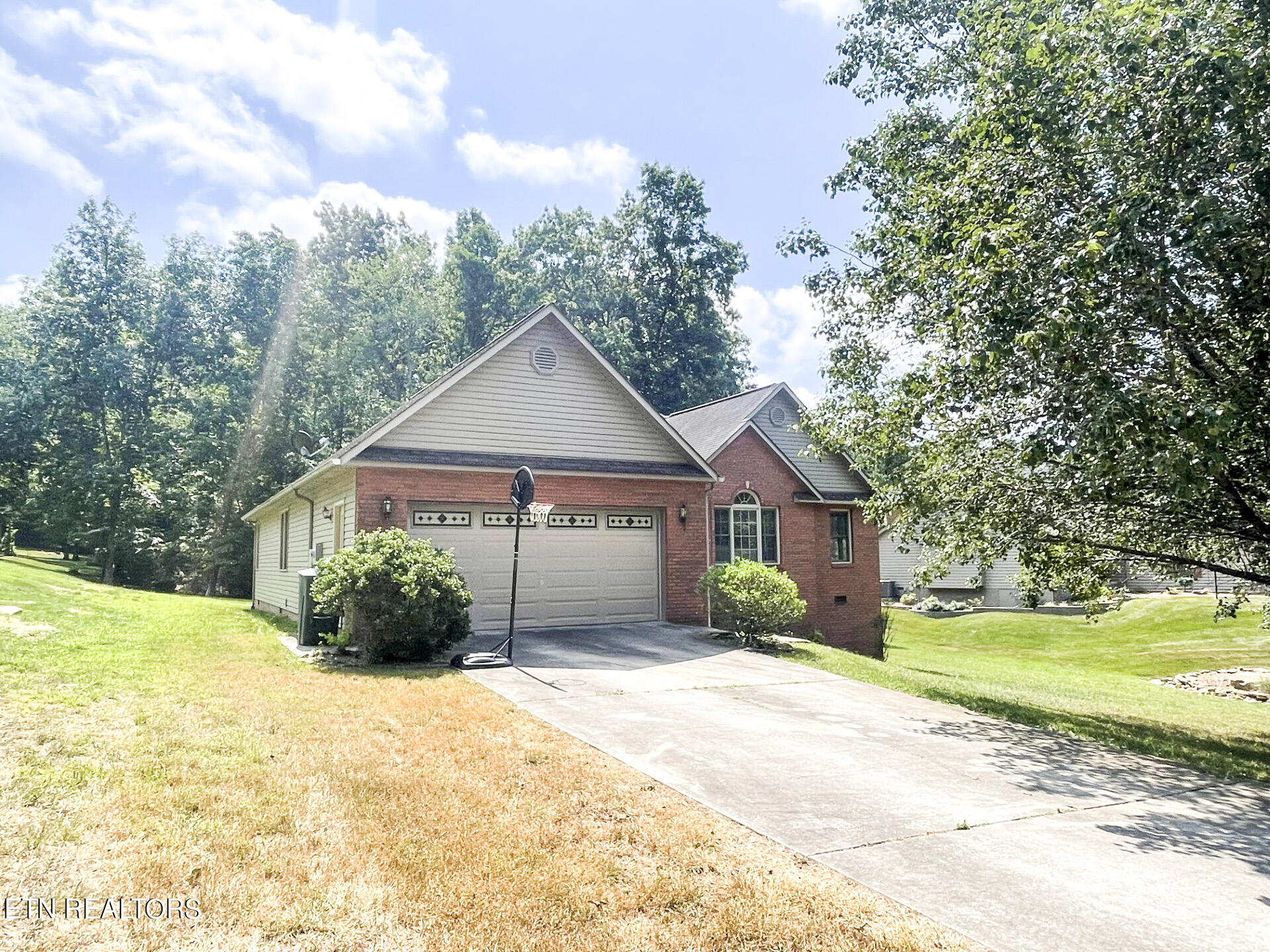 Holiday Dr, Crossville, TN 38555