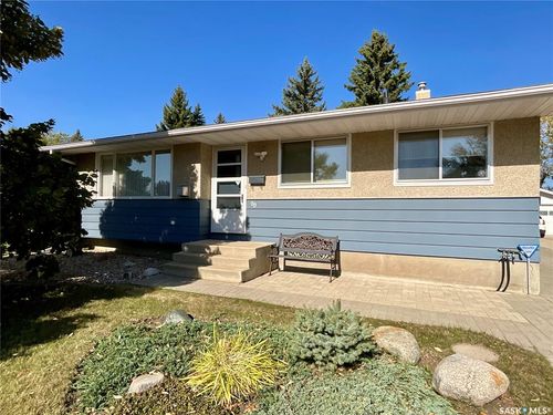 90 Hammond Rd, Regina, SK, S4R3C6 | Card Image