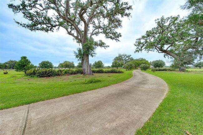 2418 Majestic Oaks Ct, House other with 5 bedrooms, 6 bathrooms and null parking in Rosharon TX | Image 7