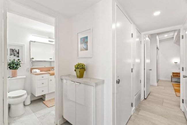 Hallway / Guest Bath Entry | Image 14