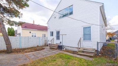 12062 Klinger Street, Home with 0 bedrooms, 2 bathrooms and null parking in Hamtramck MI | Image 3