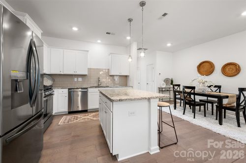 215 Harpers Run Ln, Matthews, NC, 28104-2601 | Card Image