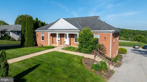 735 S Pleasant Ave, DALLASTOWN, PA, 17313-9239 | Card Image