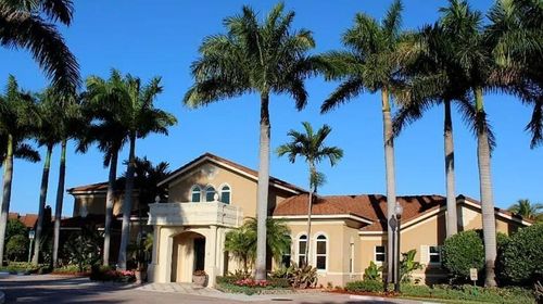 902 Villa Cir, Boynton Beach, FL, 33435-8921 | Card Image