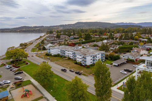211-9560 5th St, Sidney, BC, V8L2W5 | Card Image