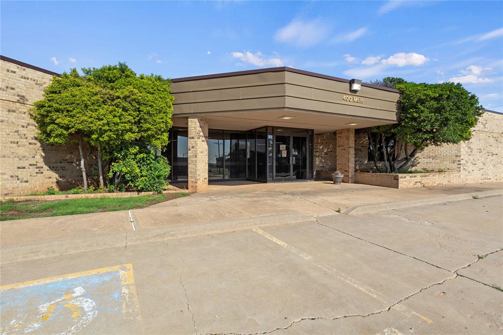 400 S Main St, Custer City, OK 73639