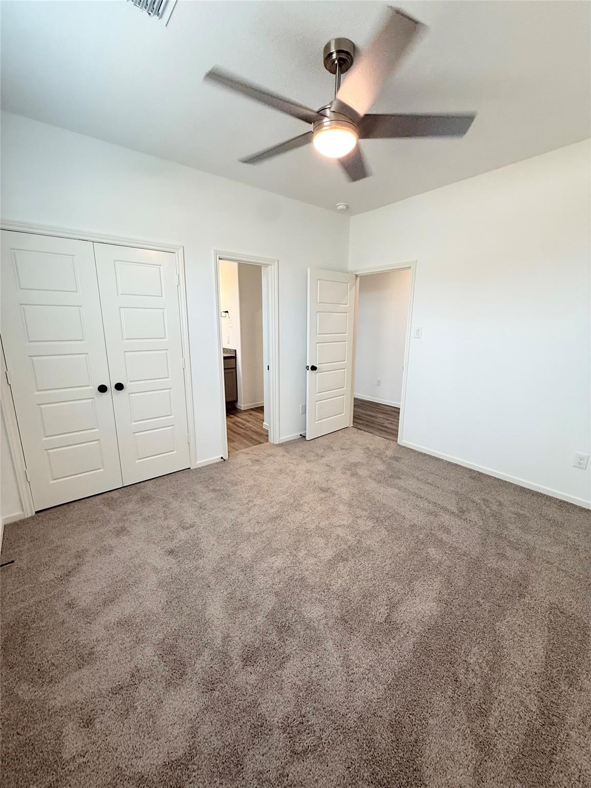 Residential in Iowa Colony 3