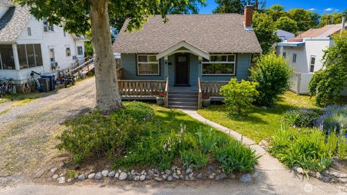 123 Riverfront Dr, Cashmere, WA, 98815-1155 | Card Image