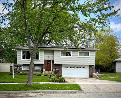 1560 Pamela Dr, Elgin, IL, 60123-5933 | Card Image