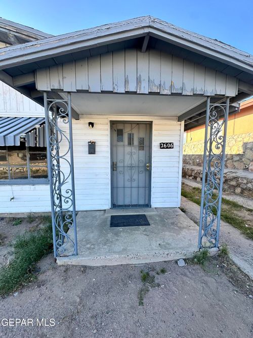 2606 Sacramento Ave, El Paso, TX, 79930-1923 | Card Image