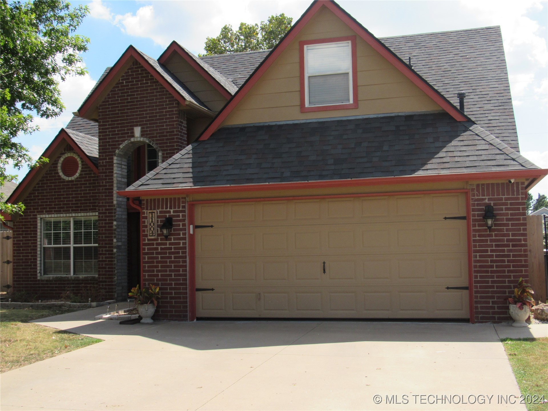 118th Ct, Collinsville, OK 74021
