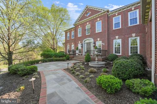 11431 Woolington Rd, Great Falls, VA, 22066-1159 | Card Image