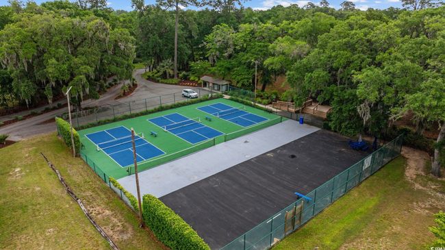 Aerial view of tennis courts | Image 26