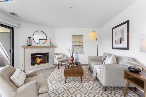 apt-303-21103 Gary Dr, Hayward, CA, 94546-6117 | Card Image